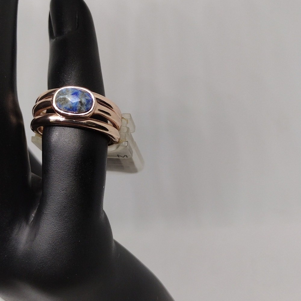 Elegant Gold-Toned Ring with Striking Blue Stone – Size M